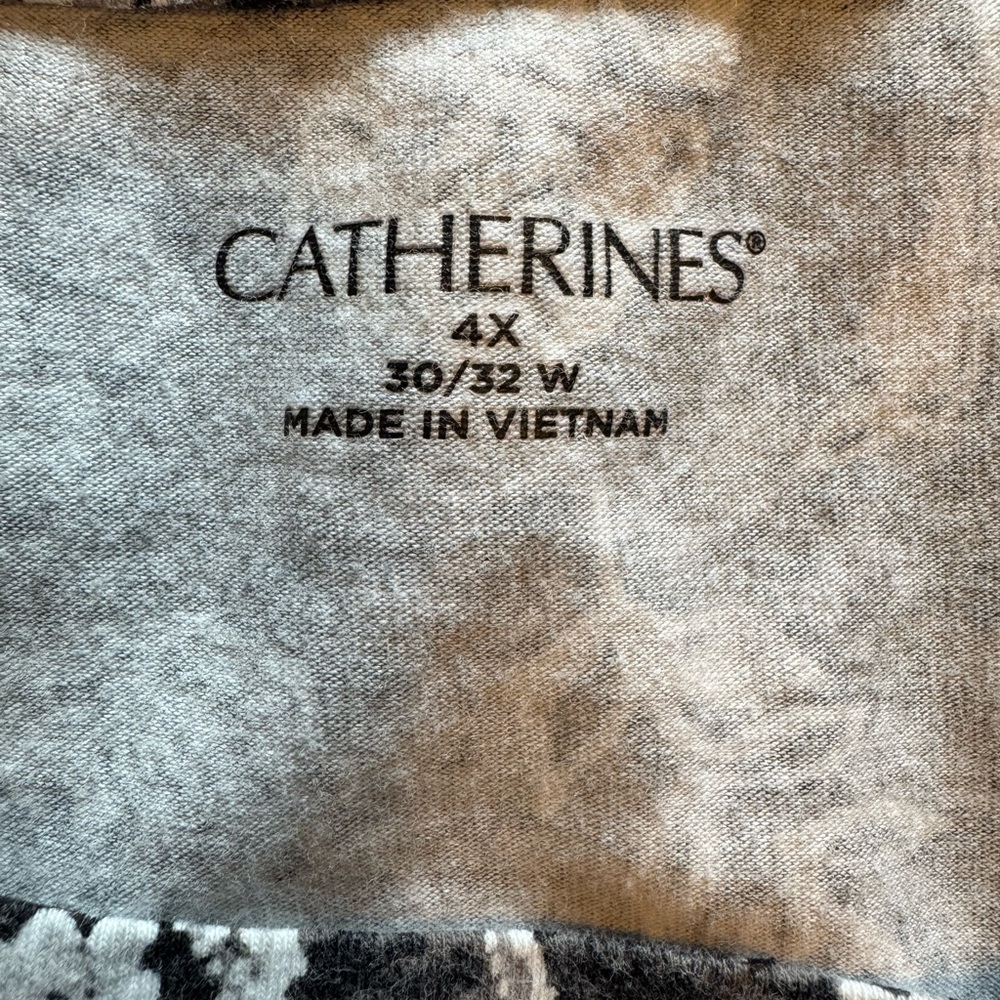 Catherines Black and White Paisley Short Sleeve Top - Picture 3 of 7